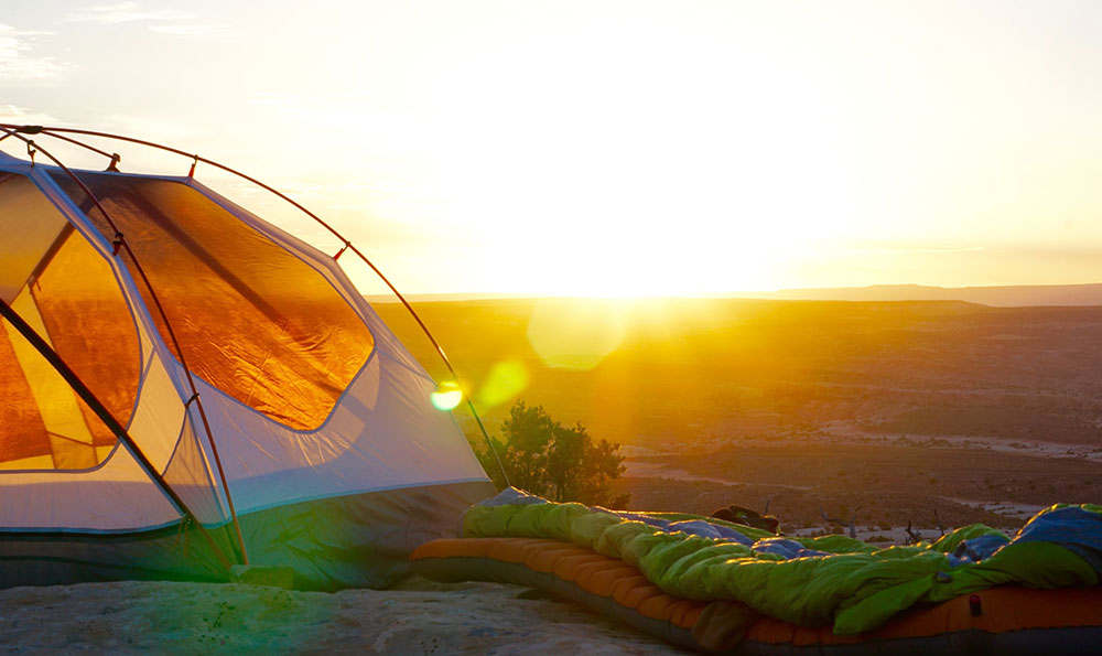 自充气户外帐篷睡垫（帐篷垫自动充气还是手动充气好）
